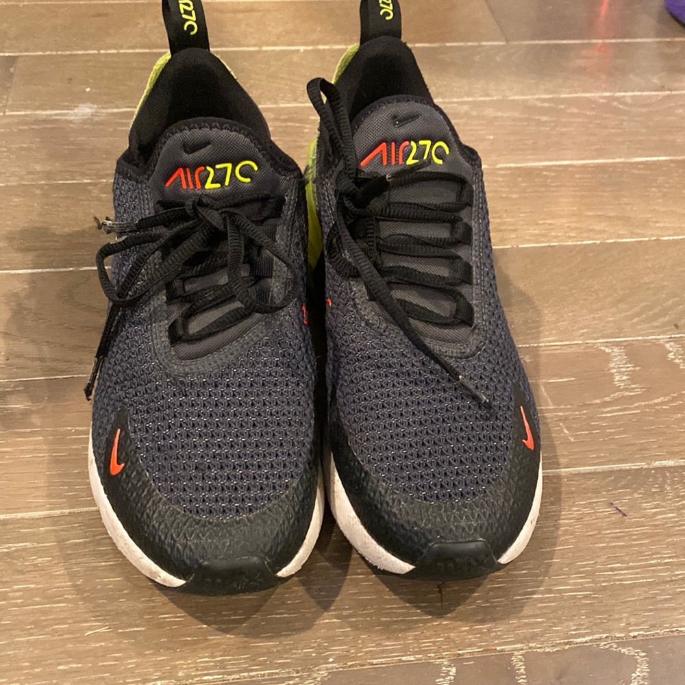 Green Nike Air 270